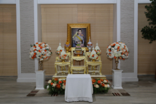  สตง. ถวายแจกันดอกไม้และลงนามถวายพระพรสมเด็จพระเจ้าน้องนางเธอ เจ้าฟ้าจุฬาภรณวลัยลักษณ์ อัครราชกุมารี กรมพระศรีสวางควัฒน วรขัตติย