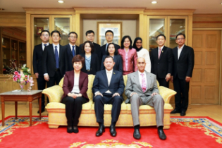 The delegation of the China National Audit Office  and the State Audit Bureau of Kuwait  paid a courtesy call on  General Chanat