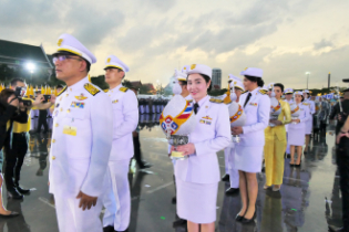 นายประจักษ์ บุญยัง ผู้ว่าการตรวจเงินแผ่นดิน ผู้บริหาร ข้าราชการและลูกจ้างสำนักงานการตรวจเงินแผ่นดิน ร่วมริ้วขบวนอัญเชิญเครื่องรา