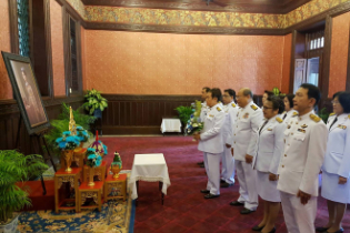 ลงนามถวายพระพรสมเด็จพระนางเจ้าสิริกิติ์ พระบรมราชินีนาถ