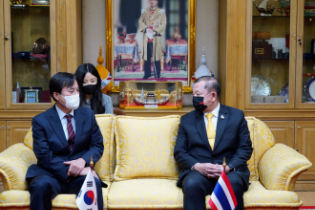 คณะผู้แทน สตง. เกาหลี เข้าเยี่ยมคารวะประธานกรรมการตรวจเงินแผ่นดินในโอกาสเดินทางมาเยือนประเทศไทย ณ สำนักงานการตรวจเงินแผ่นดิน