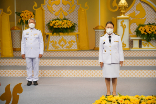 บันทึกเทปถวายพระพรพระบาทสมเด็จพระเจ้าอยู่หัว เนื่องในโอกาสวันเฉลิมพระชนมพรรษา ณ ห้องบันทึกเทป สถานีวิทยุโทรทัศน์แห่งประเทศไทย กร