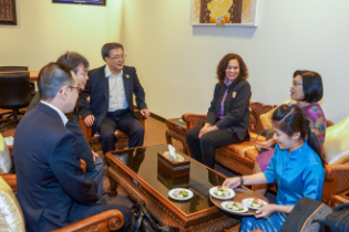 ต้อนรับผู้เข้าร่วมประชุม 