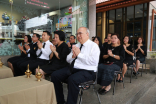 พิธีบำเพ็ญกุศลพระพุทธมนต์และทำบุญตักบาตร เพื่อน้อมอุทิศถวายเป็นพระราชกุศลแด่พระบาทสมเด็จพระปรมินทรมหาภูมิพลอดุลยเดช บรมนาถบพิตร 