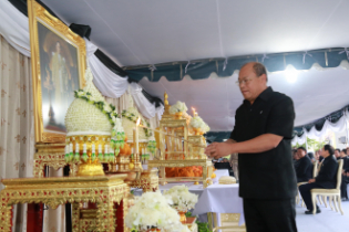 พิธีตักบาตรวันคล้ายวันพระบรมราชสมภพ 5 ธันวาคม